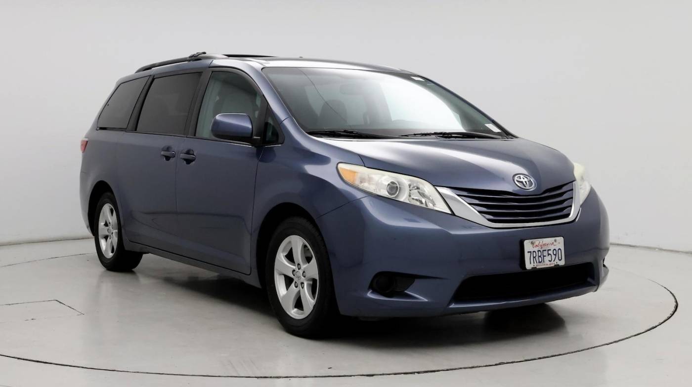 2015 Toyota Sienna LE — Minivan — 106,154 mi — Fresno, CA