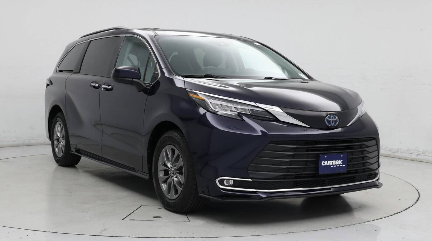 2023 Toyota Sienna XLE — Minivan — 29,372 mi — Fresno, CA