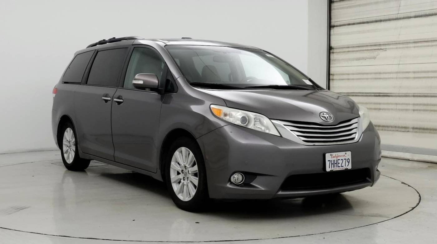 2014 Toyota Sienna XLE — Minivan — 82,998 mi — Fresno, CA