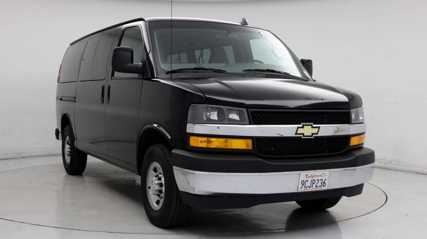2022 Chevrolet Express Passenger LS — Passenger Van — 17,607 mi — Fresno, CA