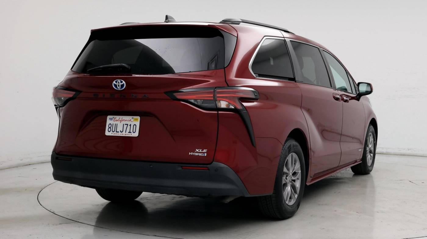 2021 Toyota Sienna XLE — Minivan — 73,220 mi — Fresno, CA
