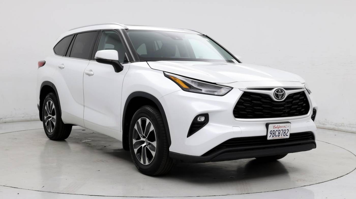 2022 Toyota Highlander XLE — SUV — 16,942 mi — Fresno, CA