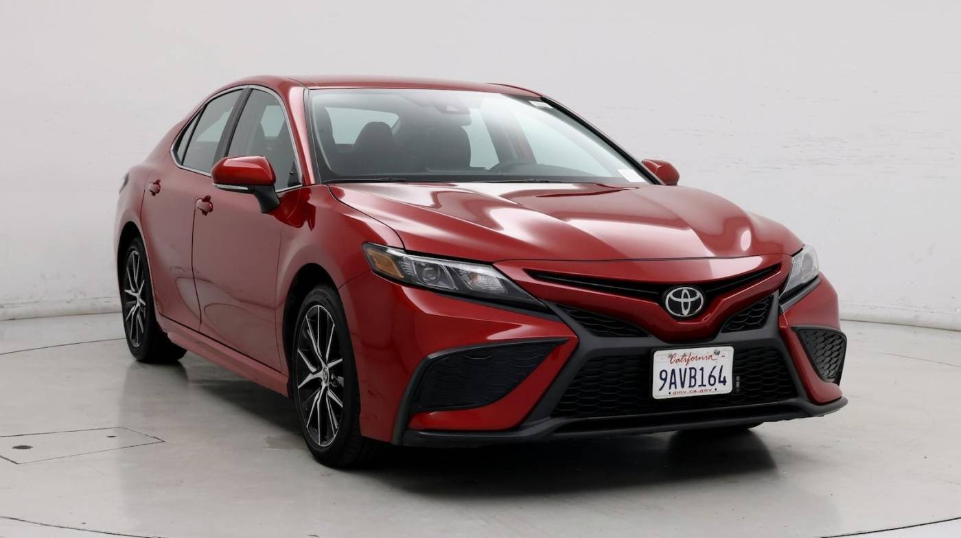 2022 Toyota Camry SE — Sedan — 21,060 mi — Fresno, CA