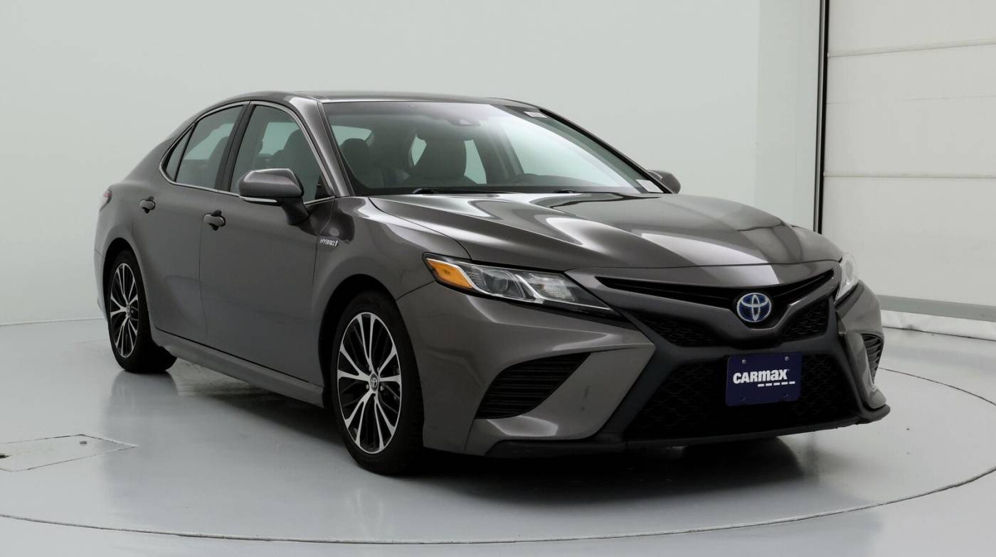 2018 Toyota Camry Hybrid SE — Sedan — 84,190 mi — Fresno, CA