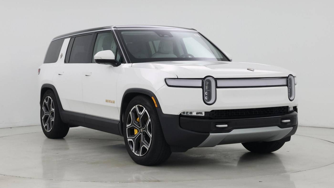 2024 Rivian R1S