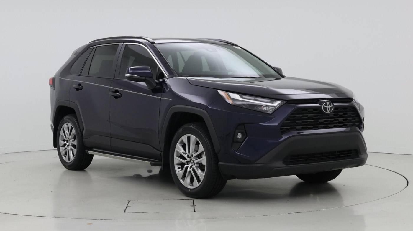 2022 Toyota RAV4 XLE Premium — SUV — 23,625 mi — Davie, FL