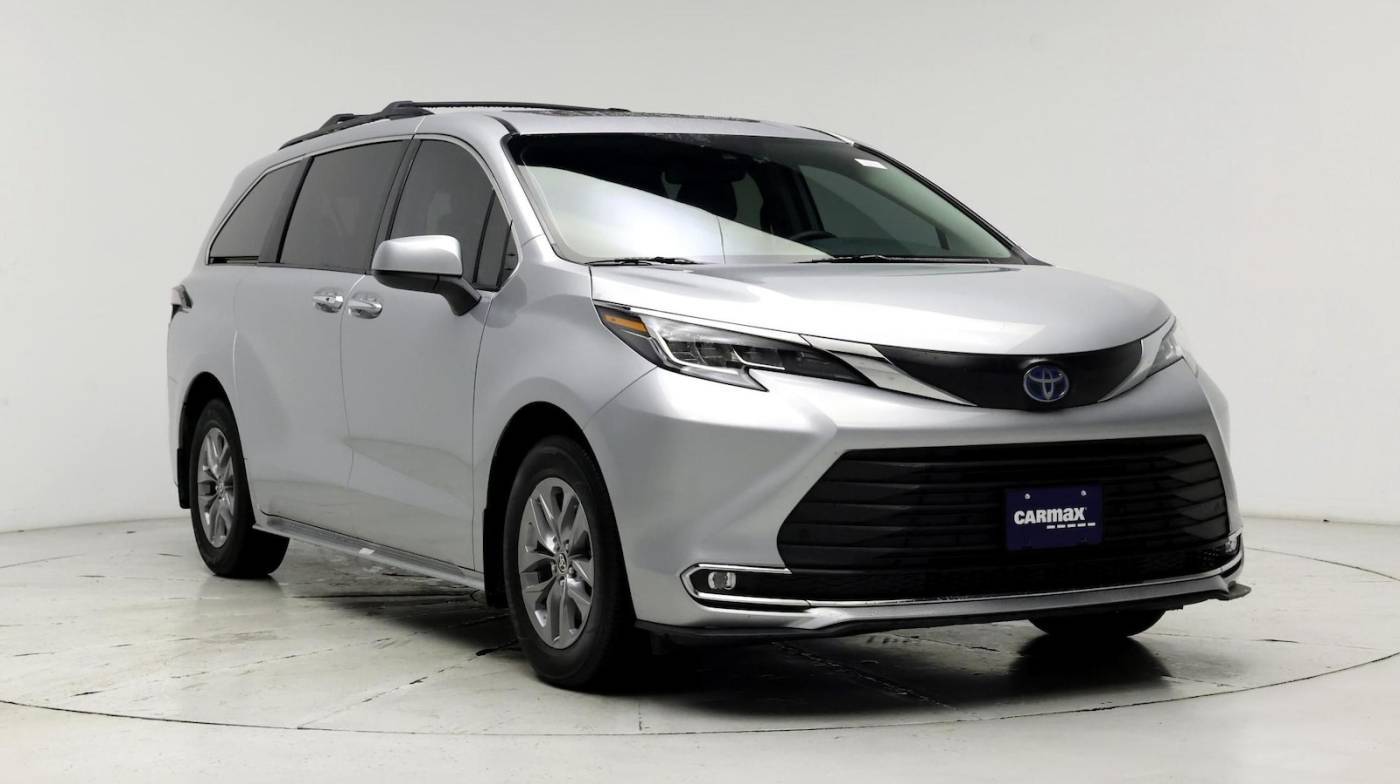 2022 Toyota Sienna XLE — Minivan — 50,255 mi — Fort Worth, TX