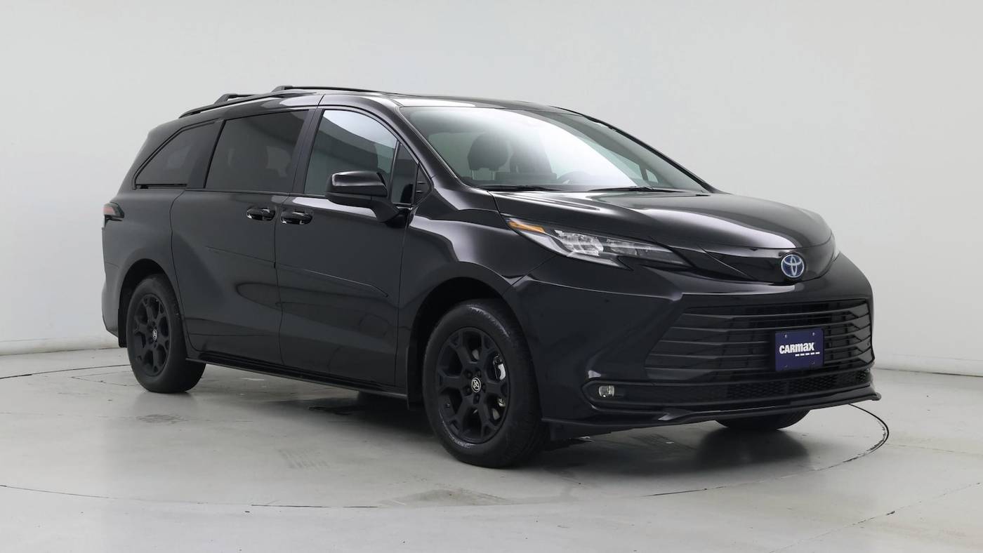 2025 Toyota Sienna Woodland Edition — Minivan — 1,561 mi — Garland, TX