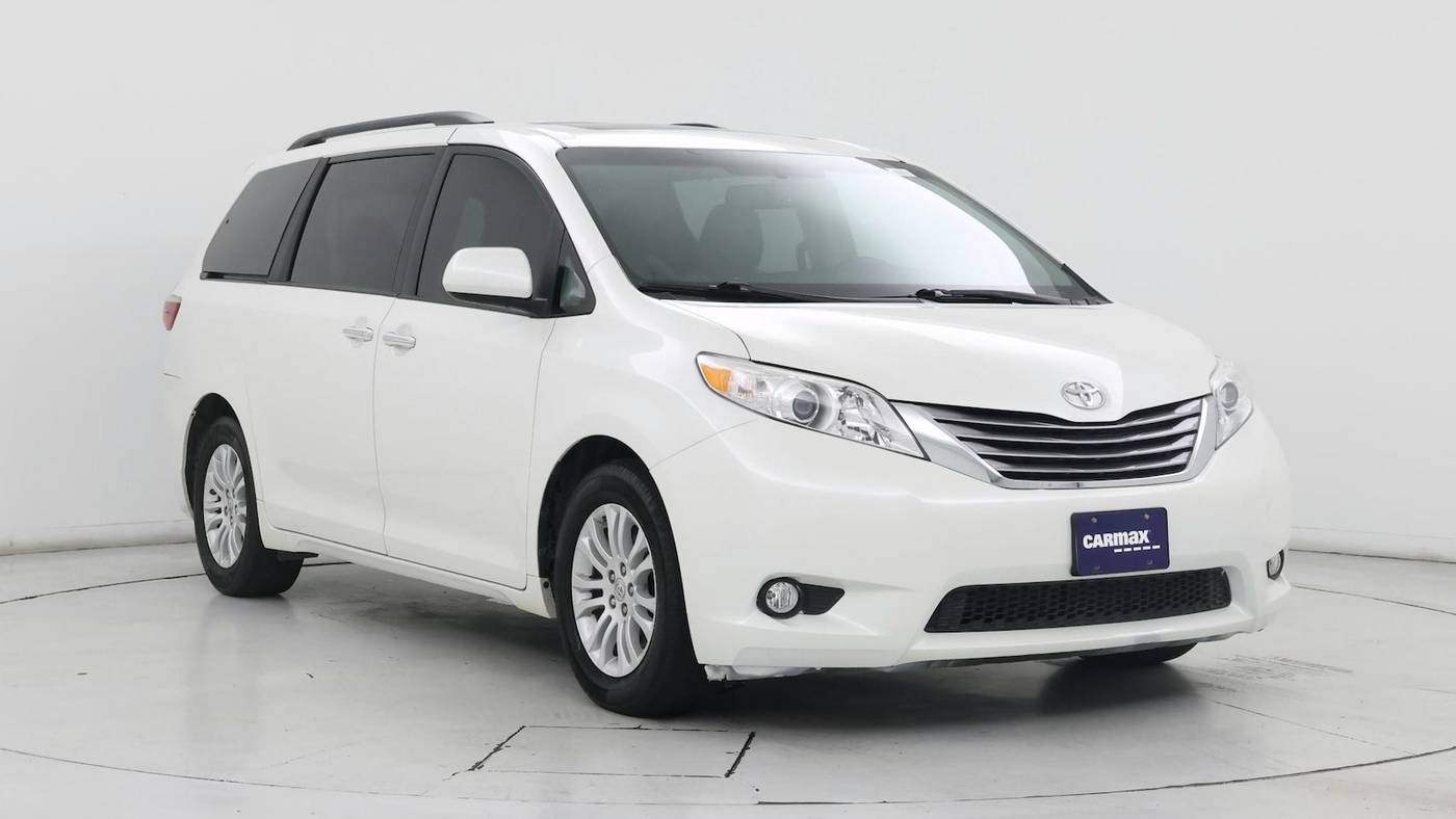 2017 Toyota Sienna XLE Premium — Minivan — 97,132 mi — Garland, TX