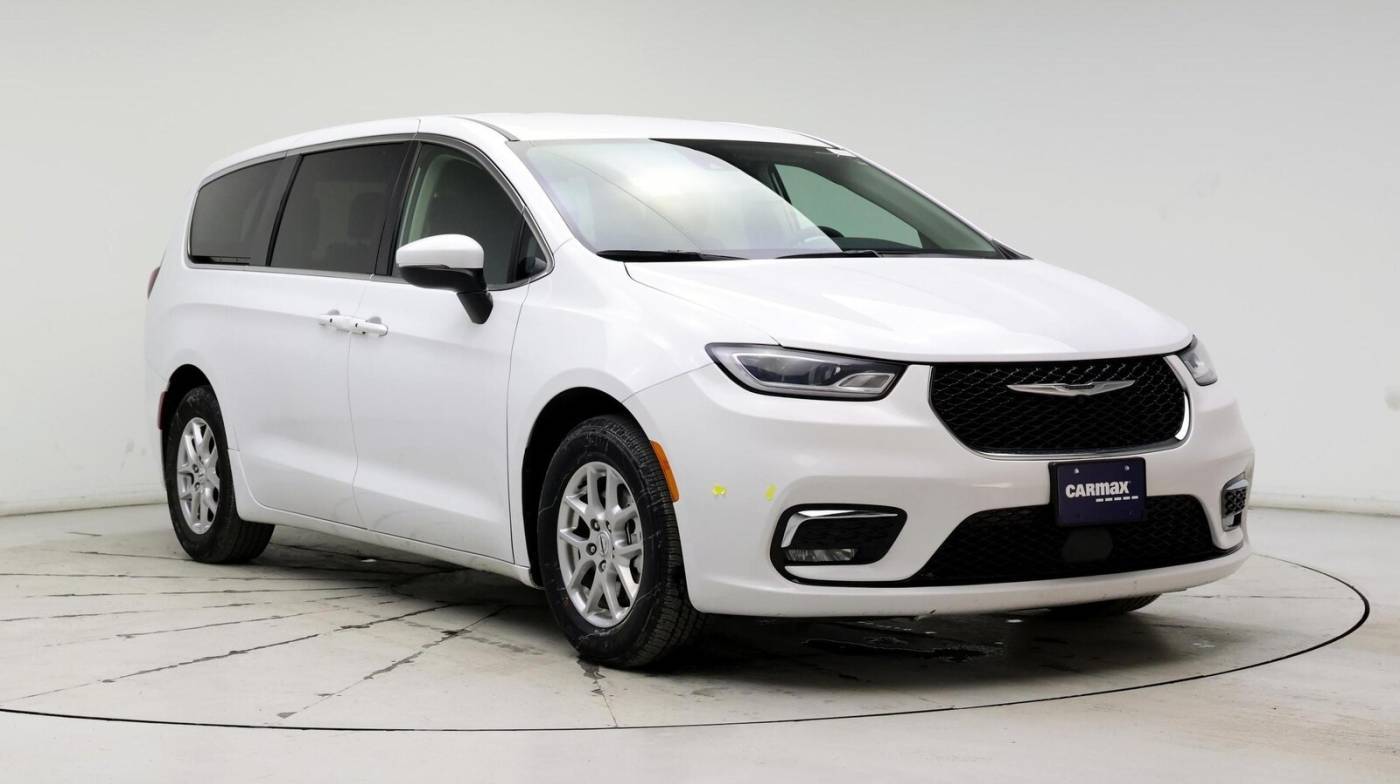 2023 Chrysler Pacifica Touring L — Minivan — 54,045 mi — Glencoe, IL