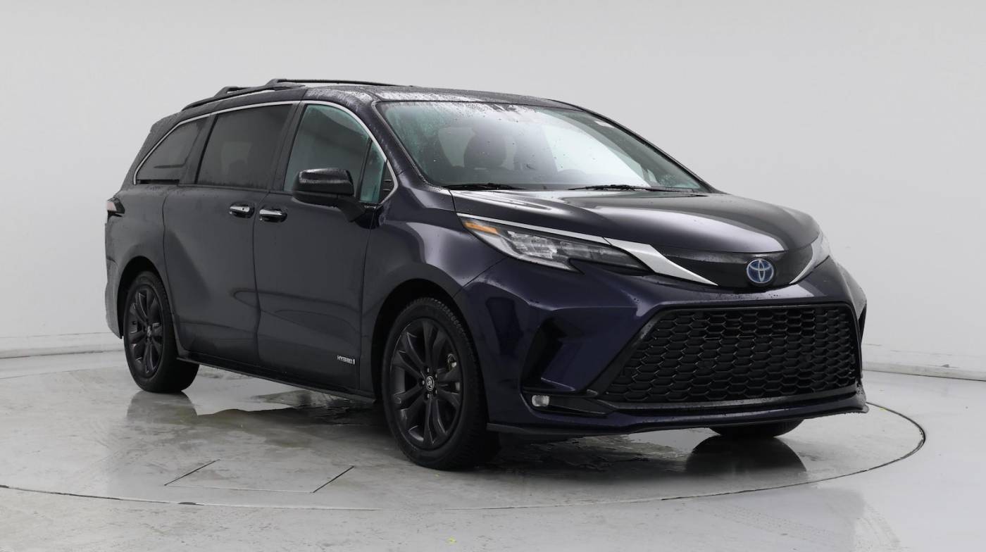 2021 Toyota Sienna XSE — Minivan — 66,397 mi — Greensboro, NC