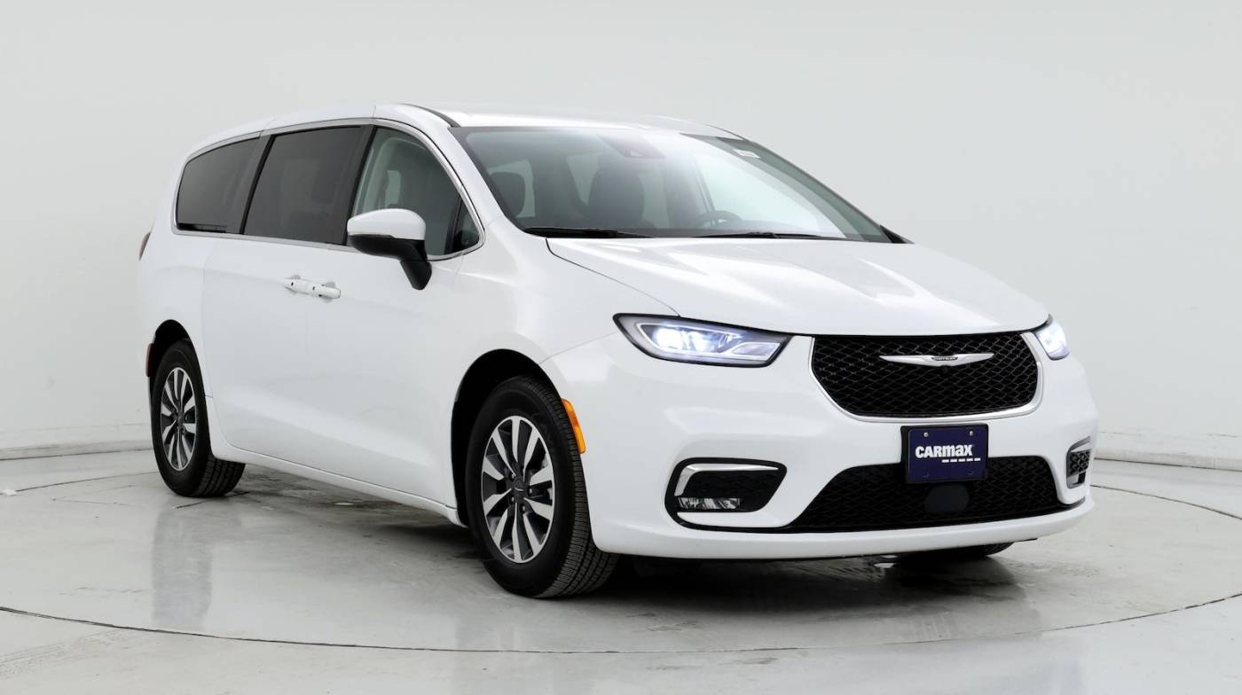 2023 Chrysler Pacifica Hybrid Touring L — Minivan — 20,670 mi — Greensboro, NC