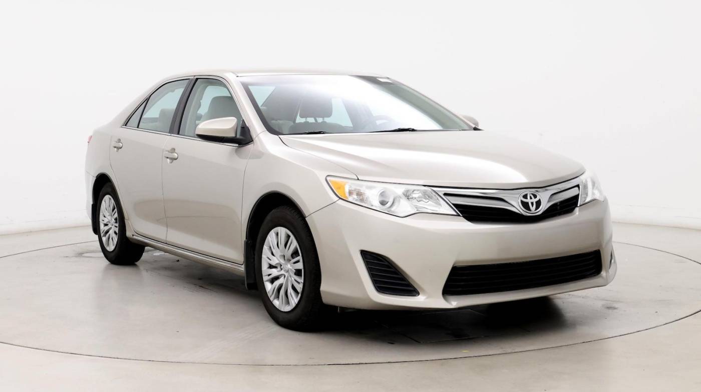 2014 Toyota Camry LE — Sedan — 49,848 mi — Greenville, SC