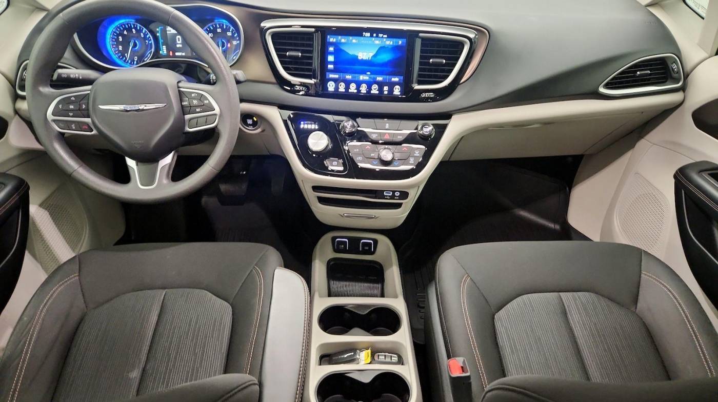 2017 Chrysler Pacifica Touring — Minivan — 58,571 mi — Houston, TX