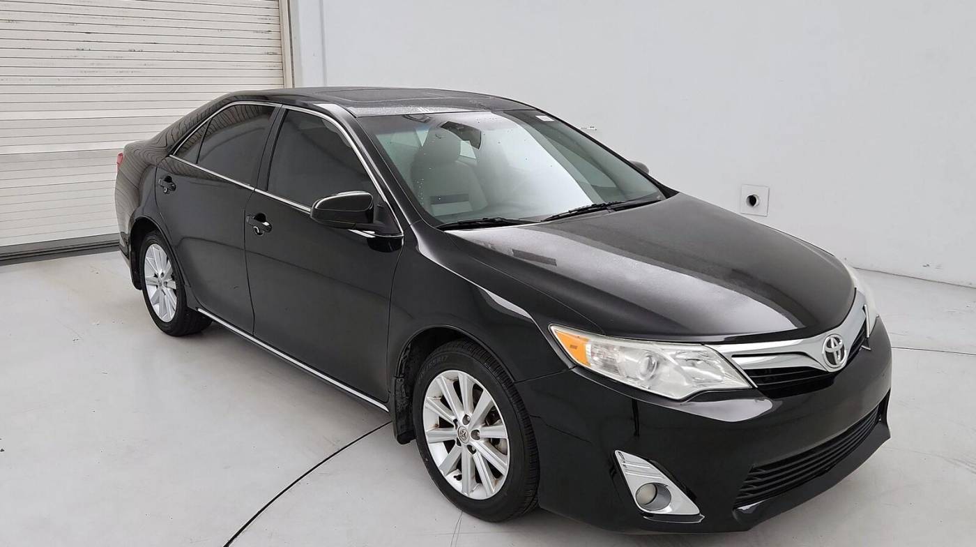 2014 Toyota Camry XLE — Sedan — 102,054 mi — Houston, TX