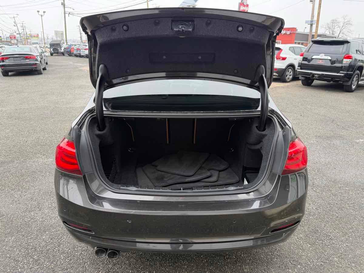 2018 BMW 3 Series 330i