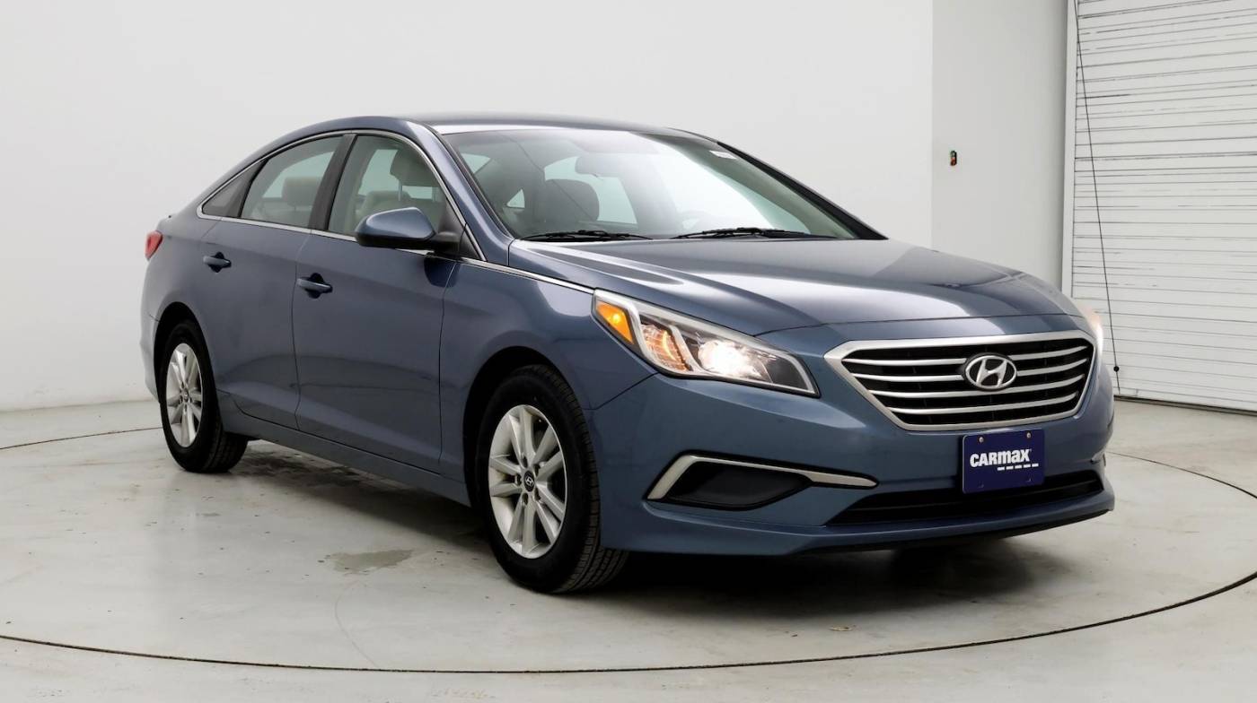 2016 Hyundai Sonata SE — Sedan — 105,399 mi — Hartford, CT