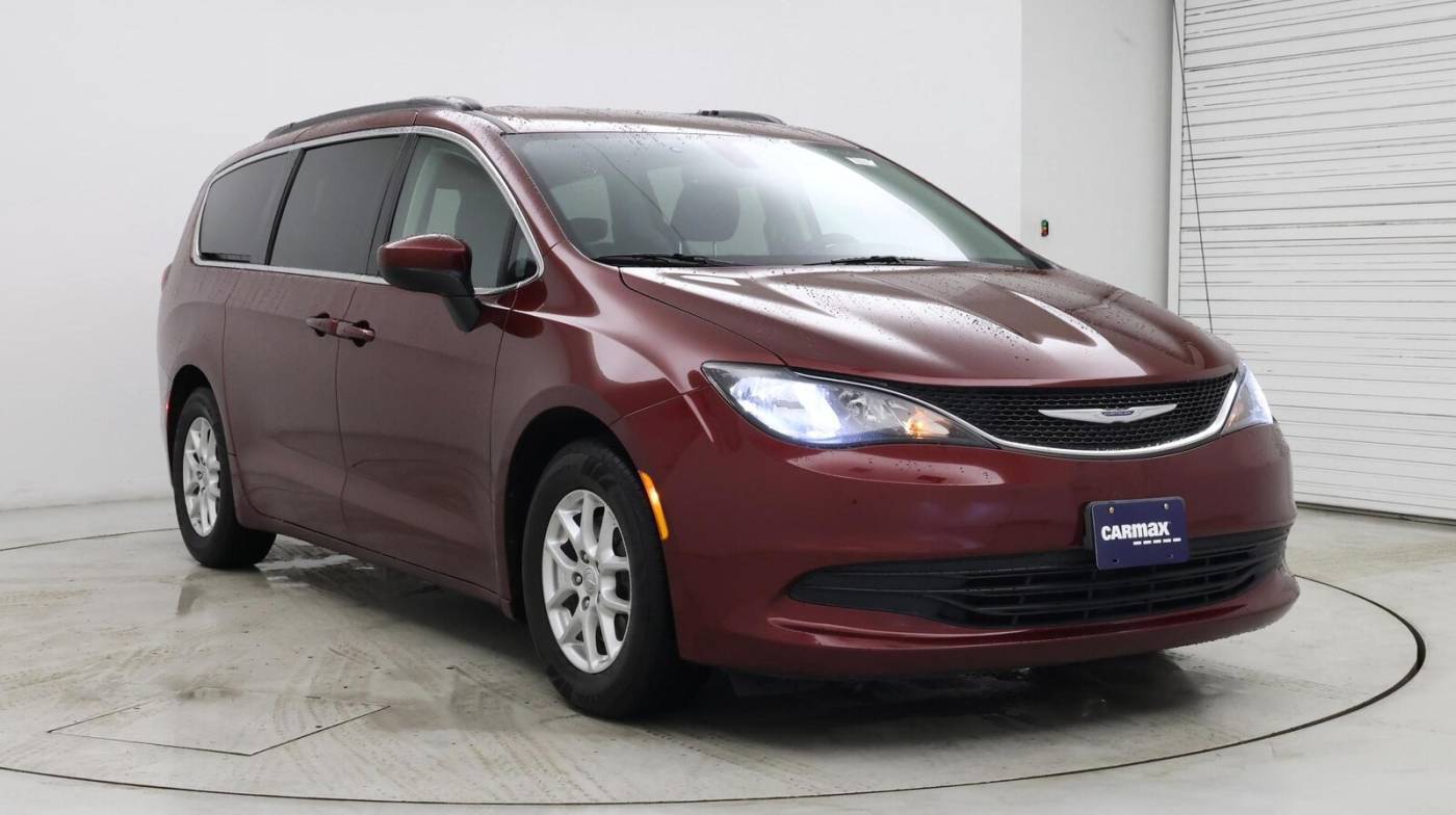 2020 Chrysler Voyager LXI — Minivan — 75,993 mi — Hartford, CT