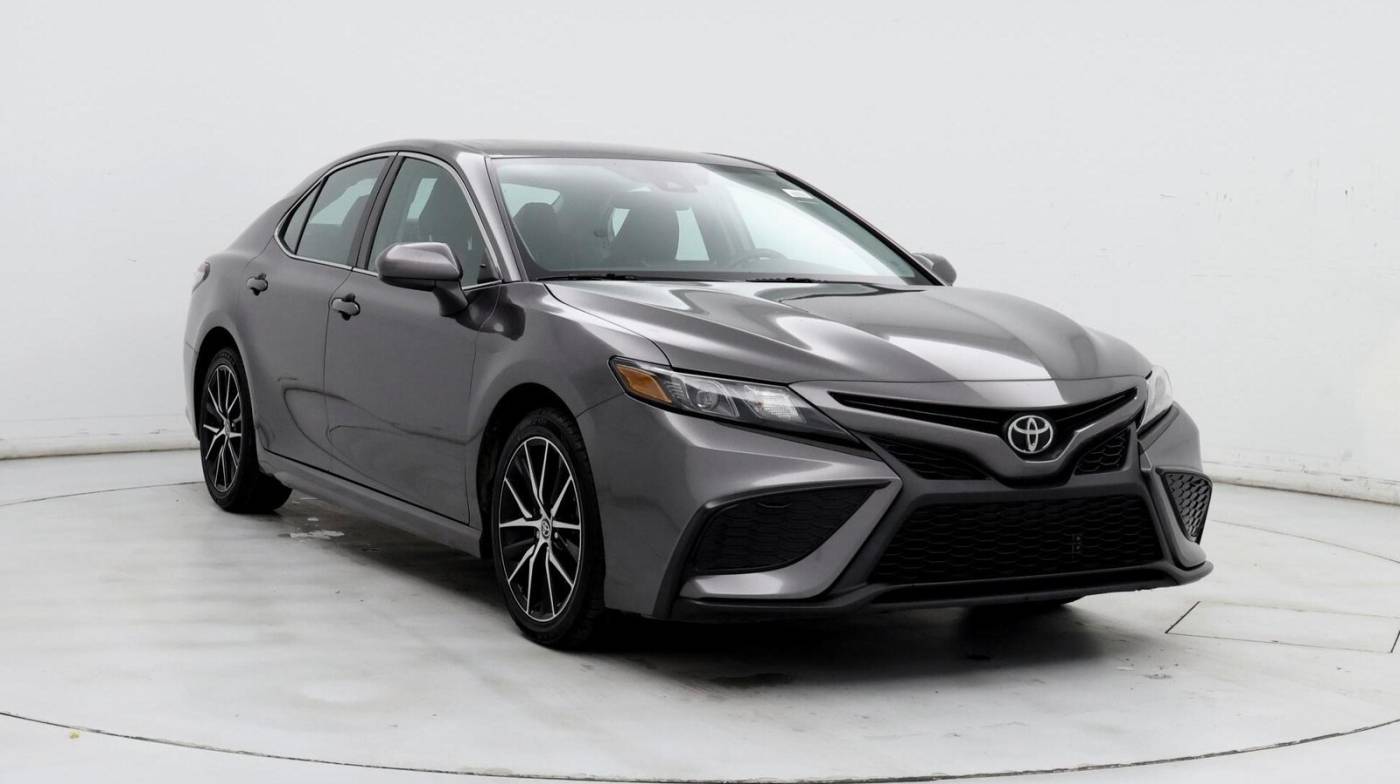 2021 Toyota Camry SE — Sedan — 35,423 mi — Hickory, NC