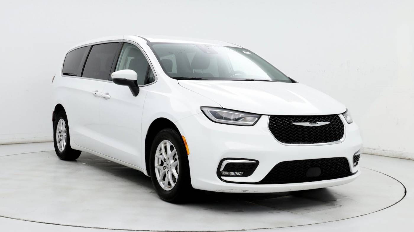 2023 Chrysler Pacifica Touring L — Minivan — 52,822 mi — Hickory, NC