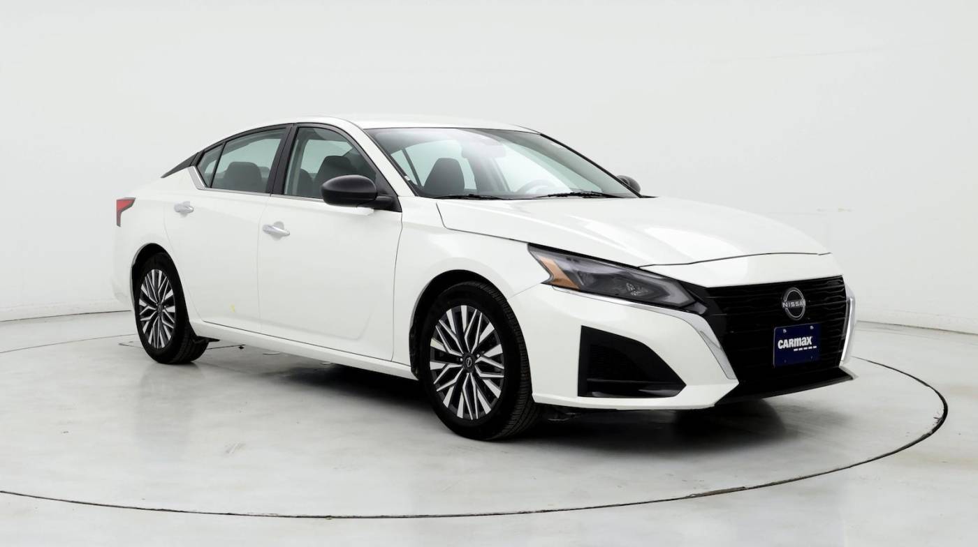 2024 Nissan Altima SV — Sedan — 13,875 mi — Hillside, IL