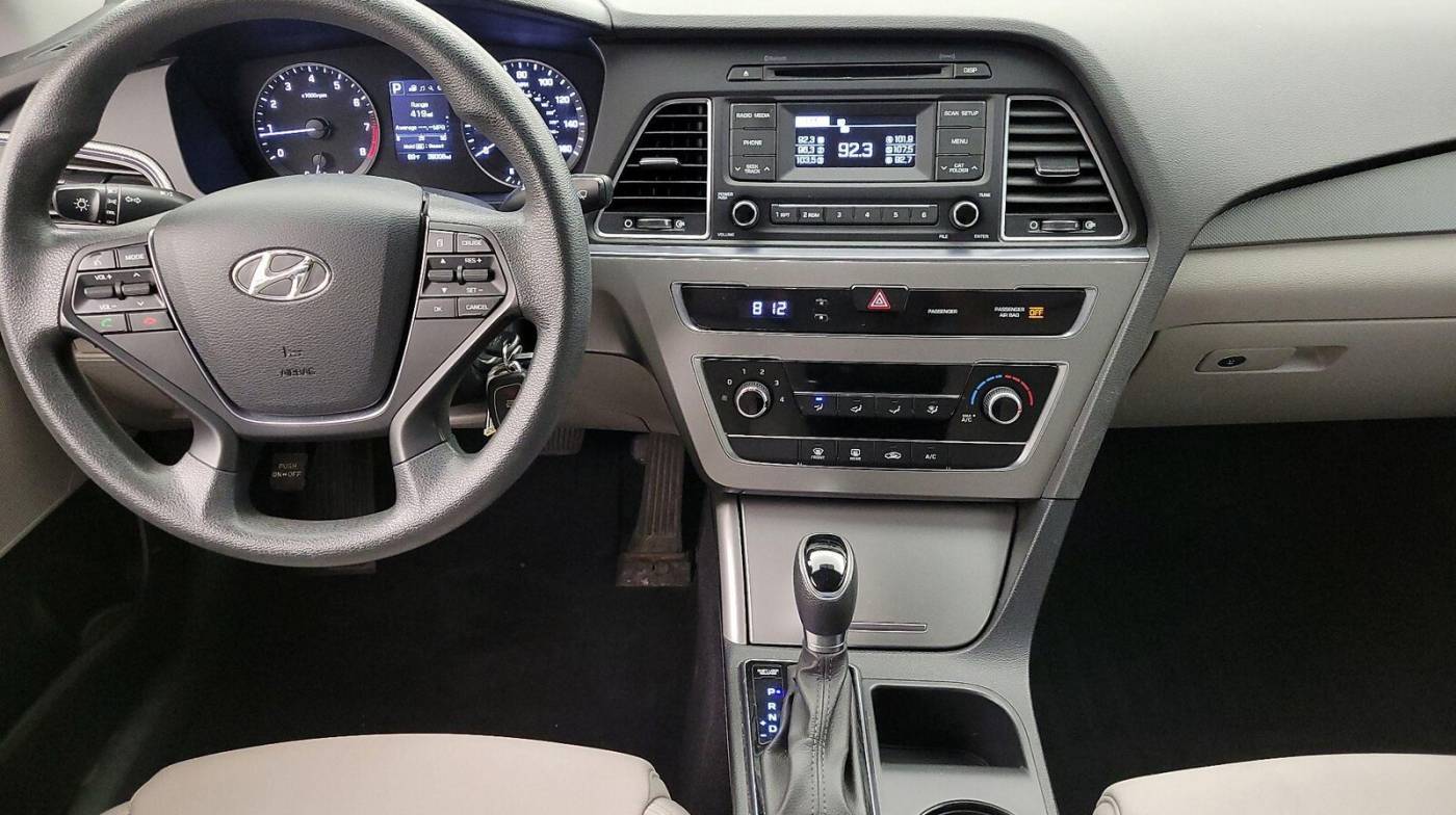 2017 Hyundai Sonata Base — Sedan — 39,008 mi — Hillside, IL