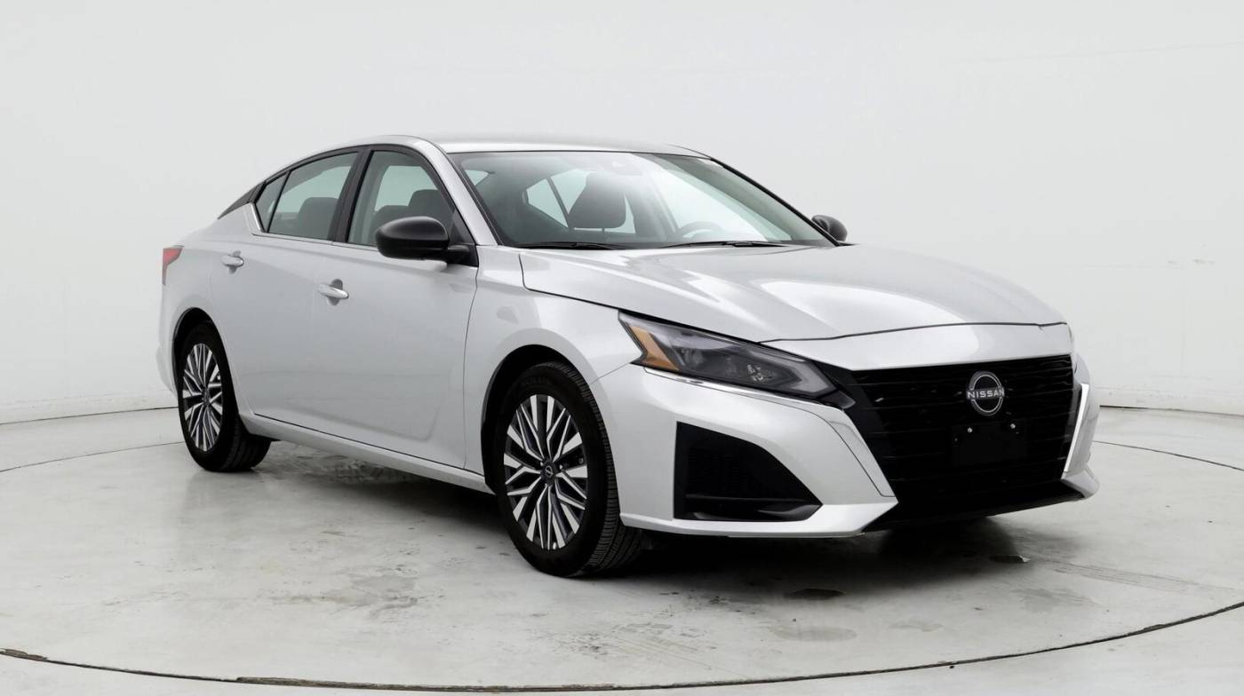 2024 Nissan Altima SV — Sedan — 13,330 mi — Hillside, IL
