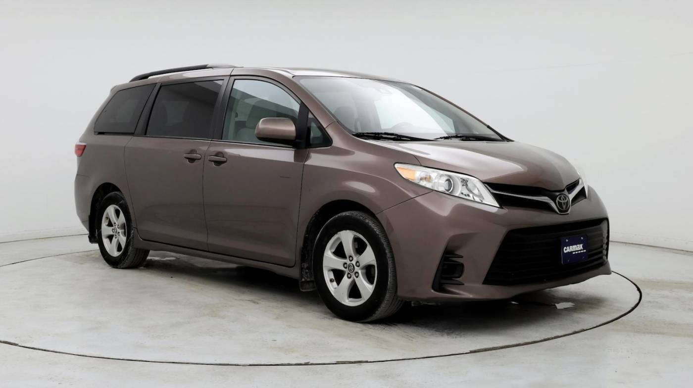 2020 Toyota Sienna LE — Minivan — 63,963 mi — Hillside, IL