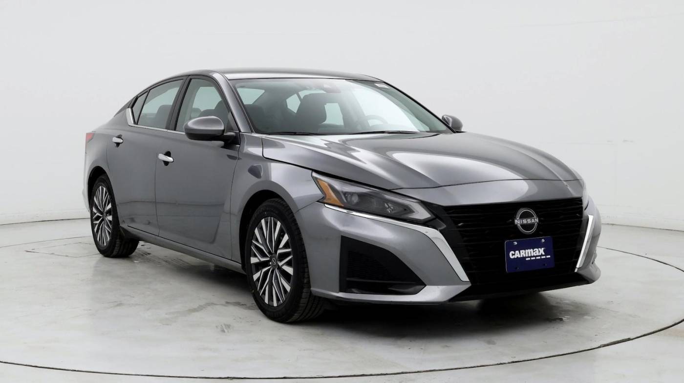 2023 Nissan Altima SV — Sedan — 48,563 mi — Hillside, IL