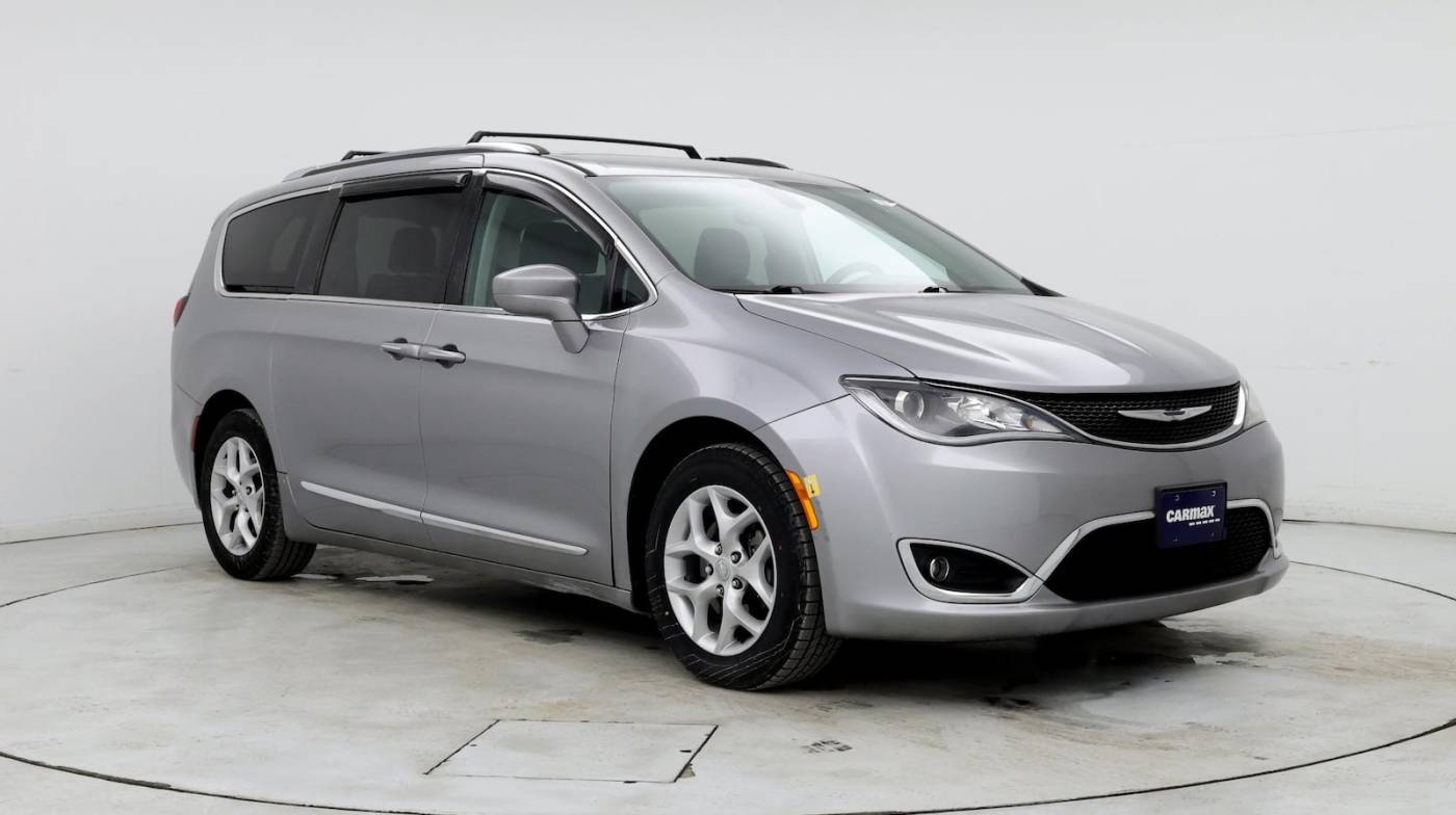 2017 Chrysler Pacifica Touring L Plus — Minivan — 63,823 mi — Hillside, IL