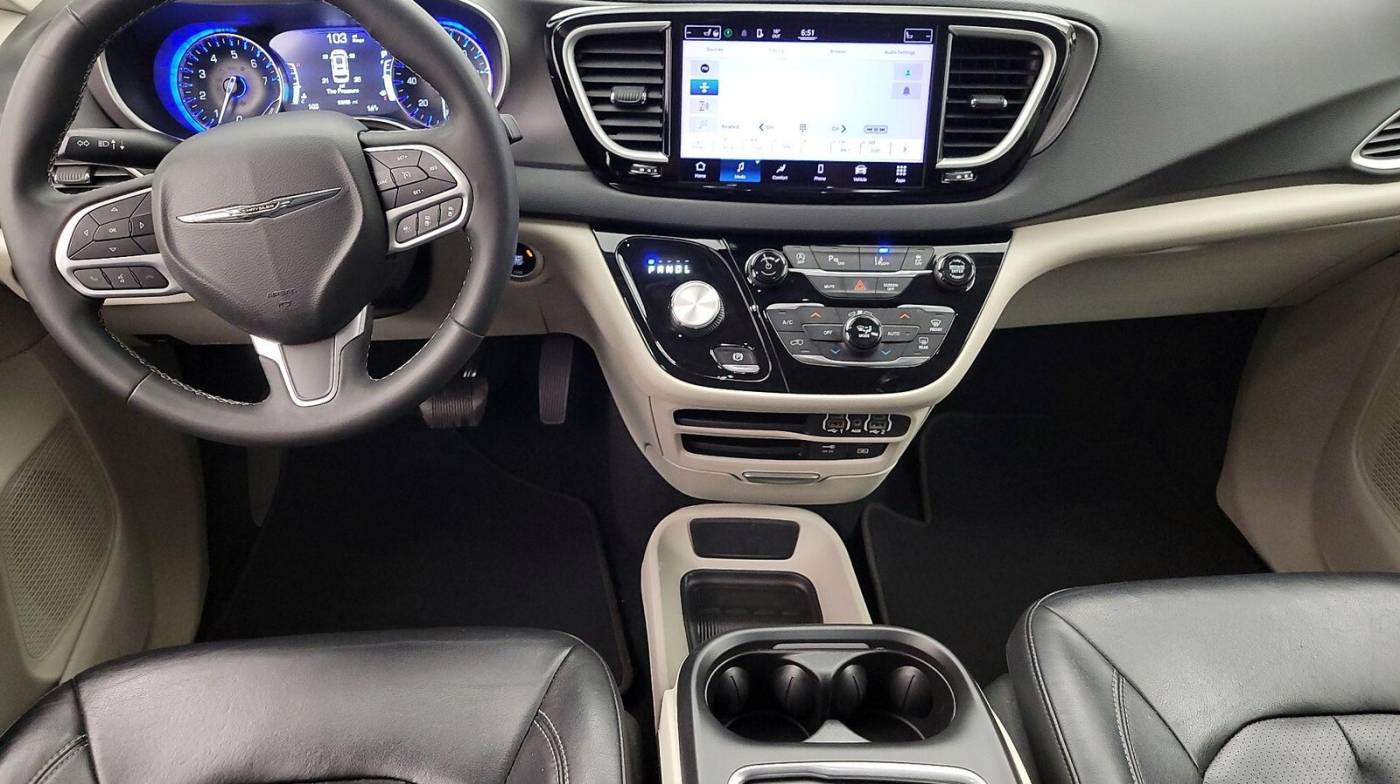 2022 Chrysler Pacifica Touring L — Minivan — 52,940 mi — Hillside, IL