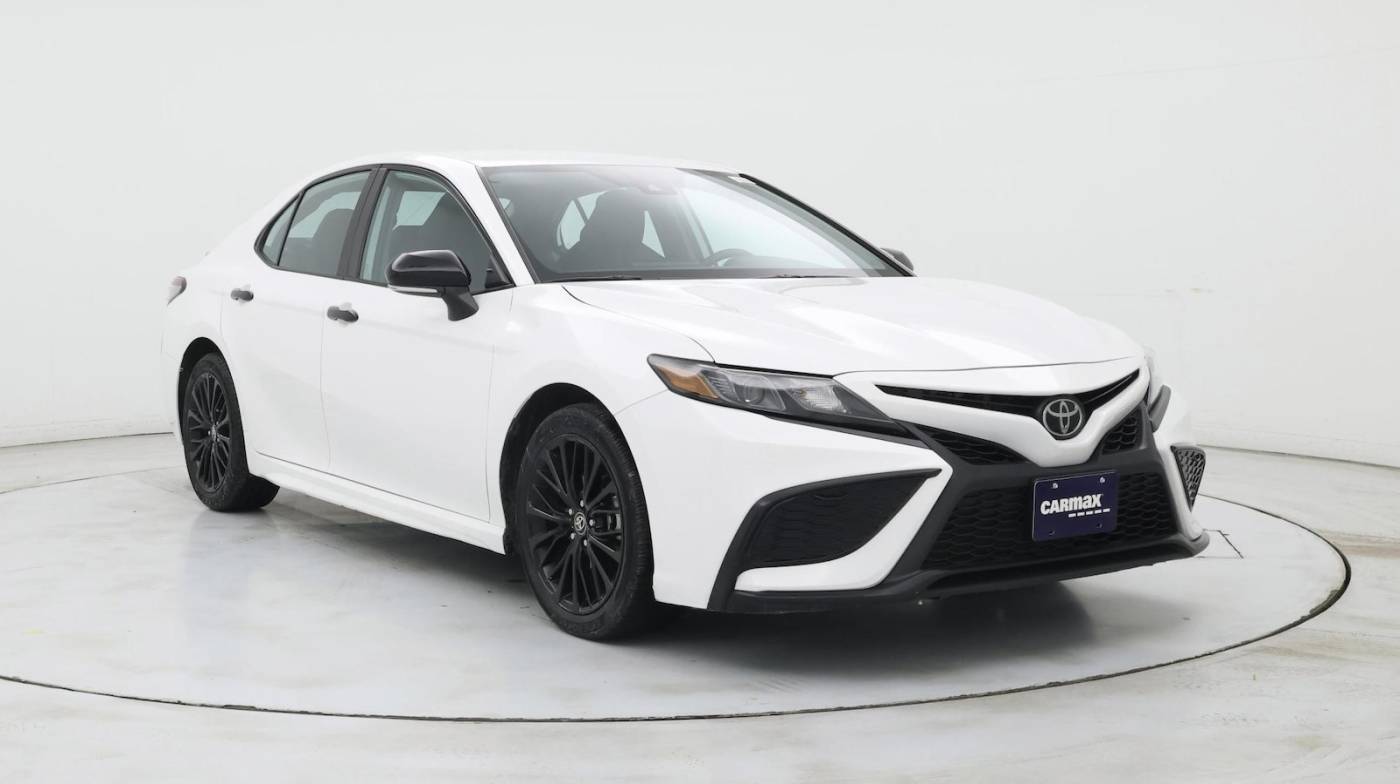 2022 Toyota Camry SE — Sedan — 20,951 mi — Hillside, IL