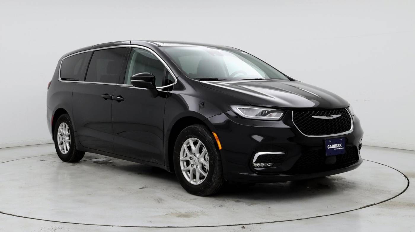 2024 Chrysler Pacifica Touring L — Minivan — 20,439 mi — Hillside, IL