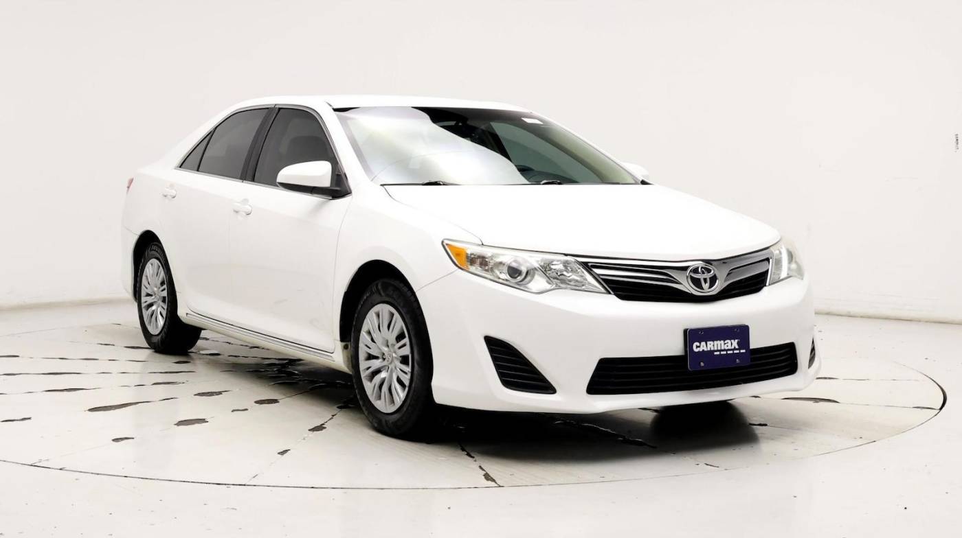 2013 Toyota Camry LE — Sedan — 70,017 mi — Houston, TX