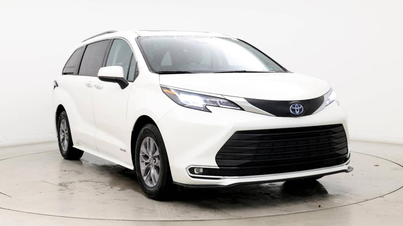 2021 Toyota Sienna XLE — Minivan — 36,998 mi — Huntsville, AL