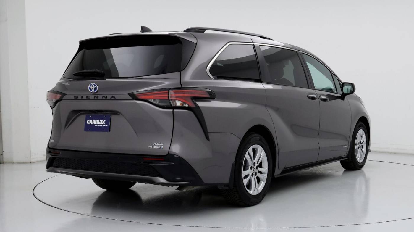 2021 Toyota Sienna XSE — Minivan — 45,249 mi — Independence, MO