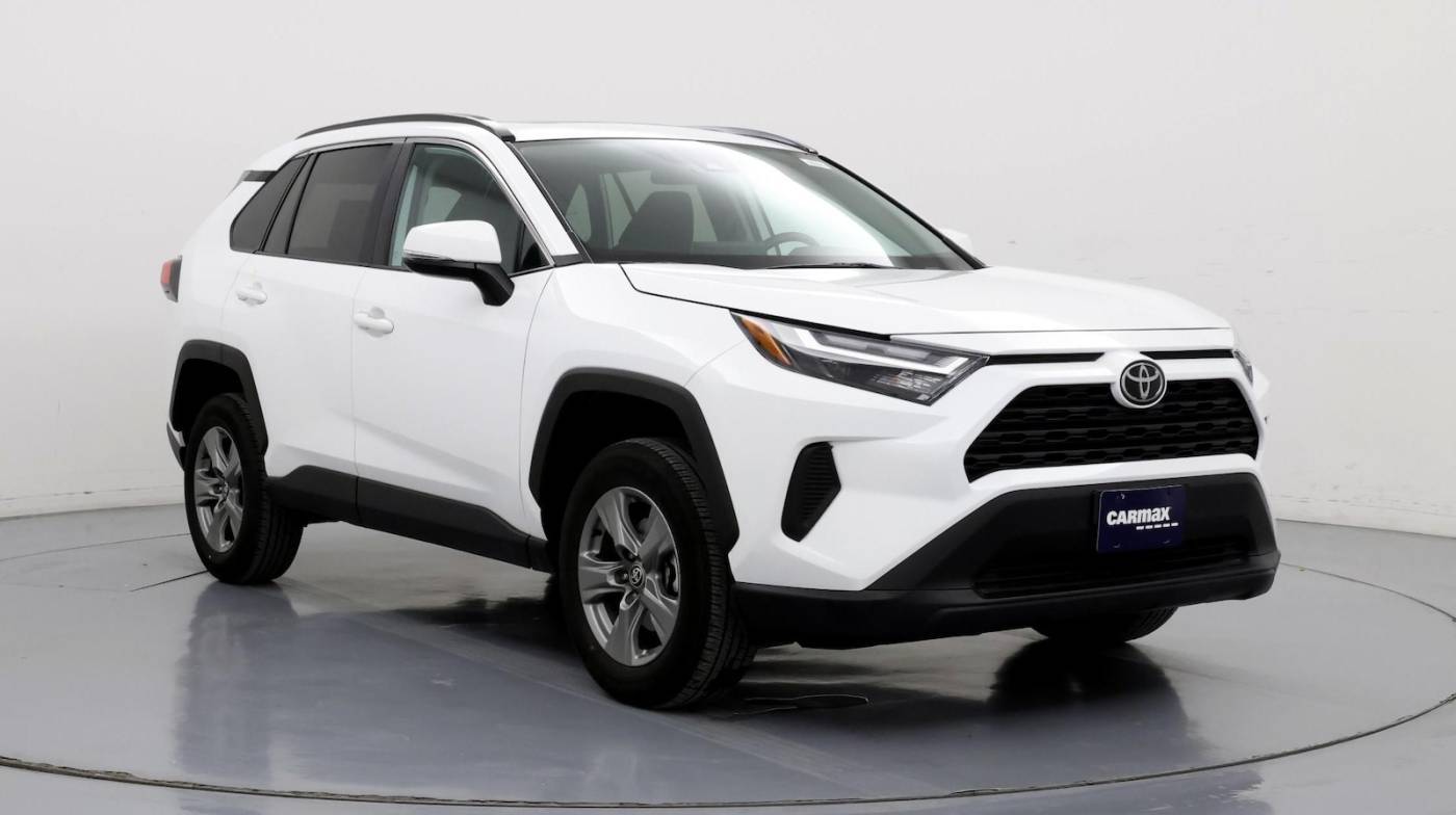 2024 Toyota RAV4 XLE — SUV — 14,149 mi — Independence, MO