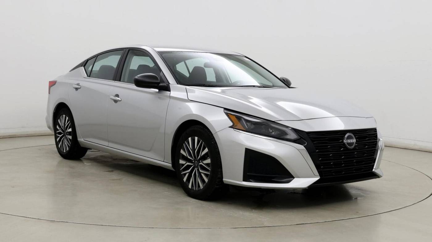 2024 Nissan Altima SV — Sedan — 15,901 mi — Indianapolis, IN