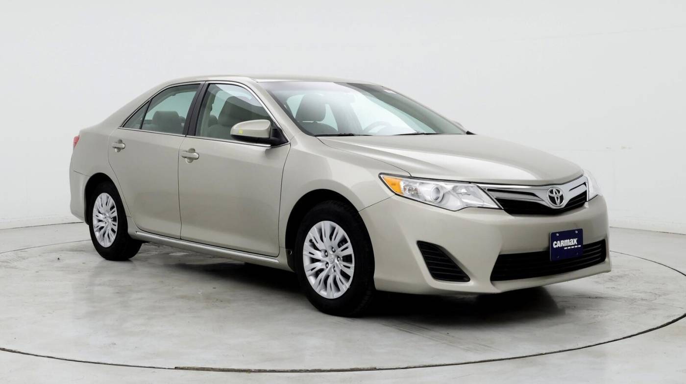 2014 Toyota Camry LE — Sedan — 37,543 mi — Indianapolis, IN