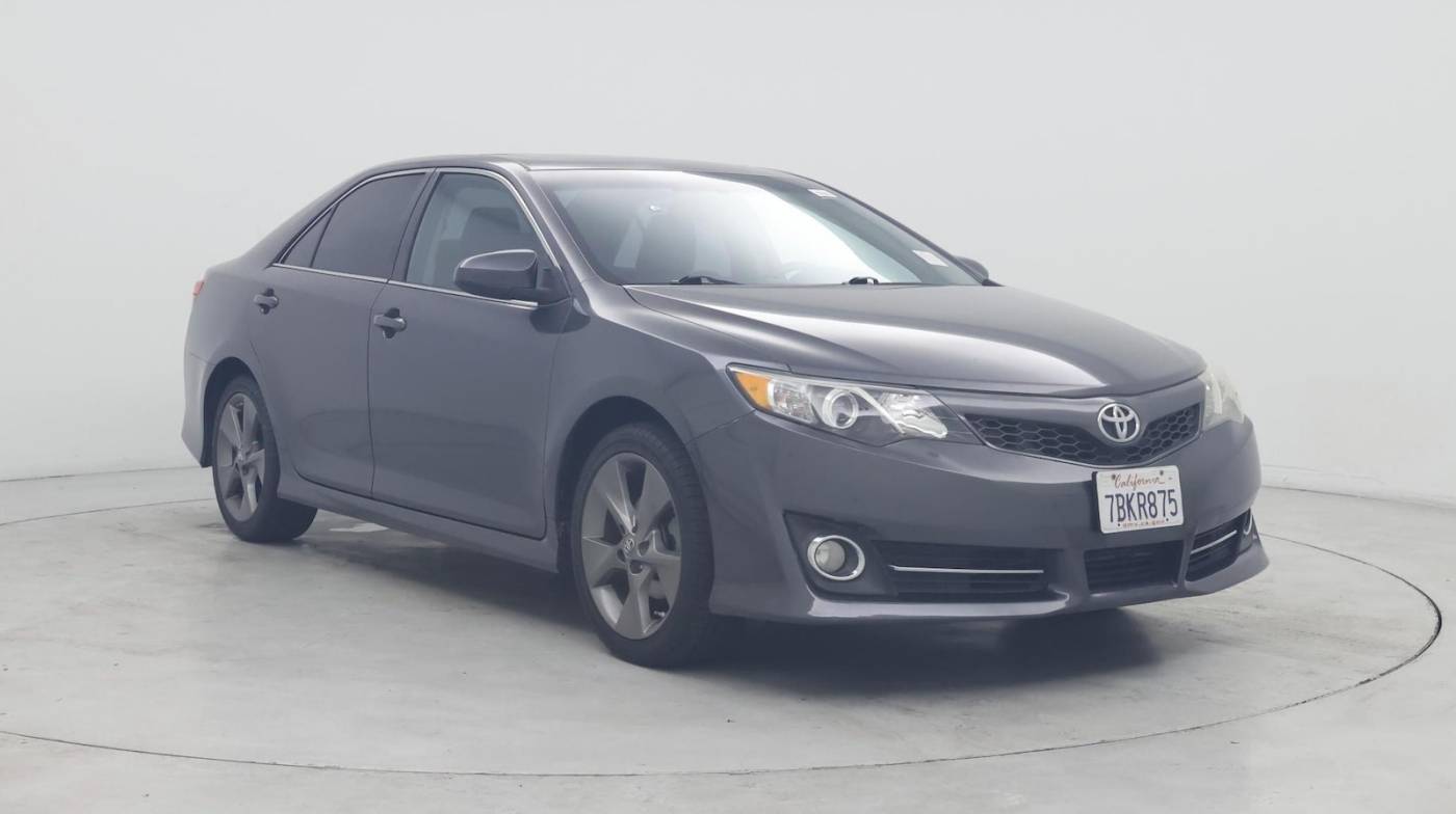 2013 Toyota Camry SE V6 — Sedan — 122,119 mi — Irvine, CA