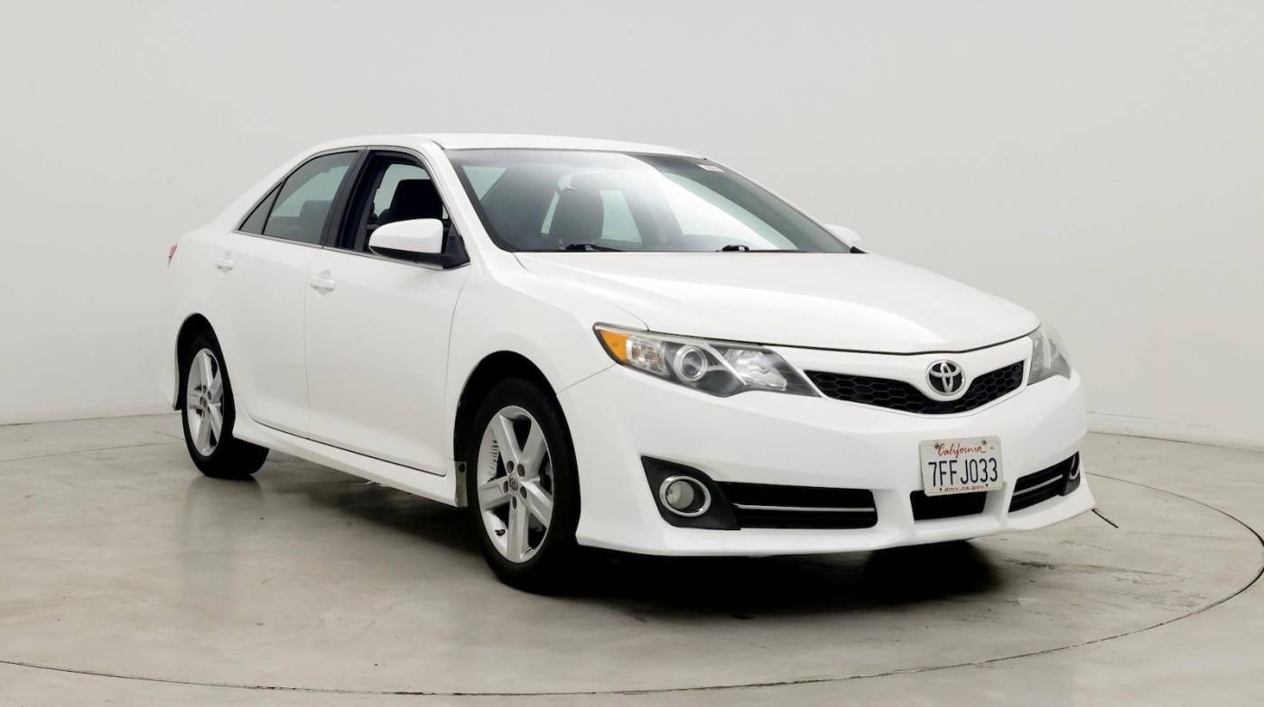 2014 Toyota Camry SE — Sedan — 99,698 mi — Irvine, CA