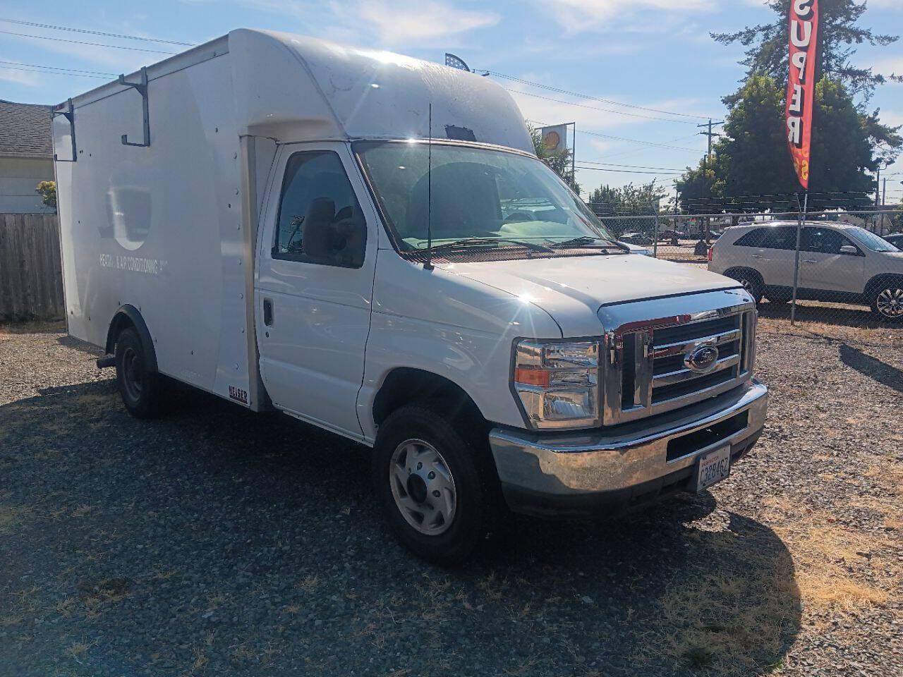 2014 Ford Econoline Commercial Cutaway E-350