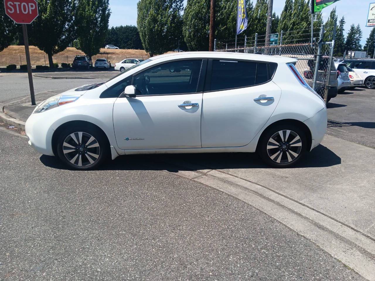 2016 Nissan LEAF SL — Hatchback — 75,970 mi — Marysville, WA
