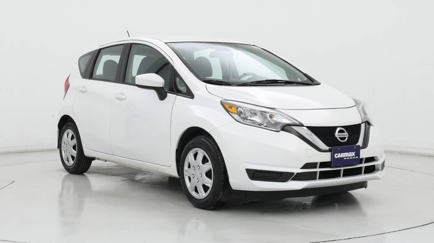 2017 Nissan Versa 1.6 SV — Hatchback — 111,644 mi — Brooklyn Park, MN