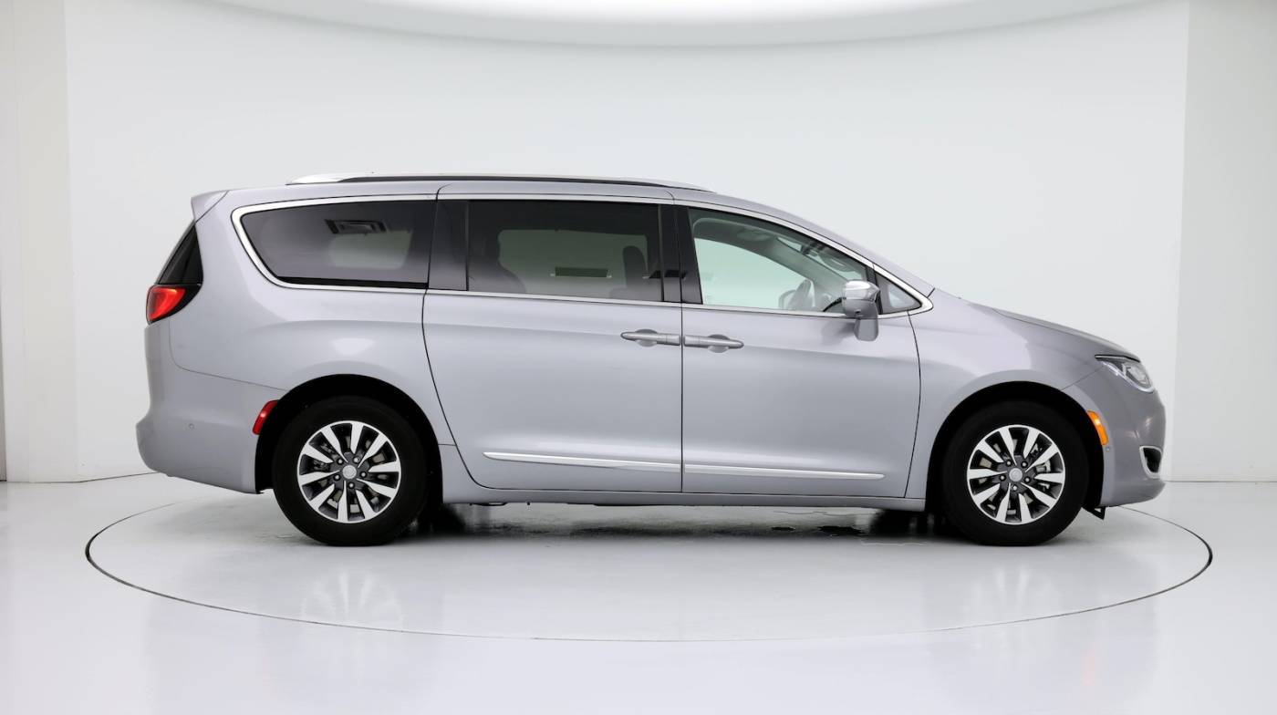 2020 Chrysler Pacifica Hybrid Limited — Minivan — 27,098 mi — Jackson, MS