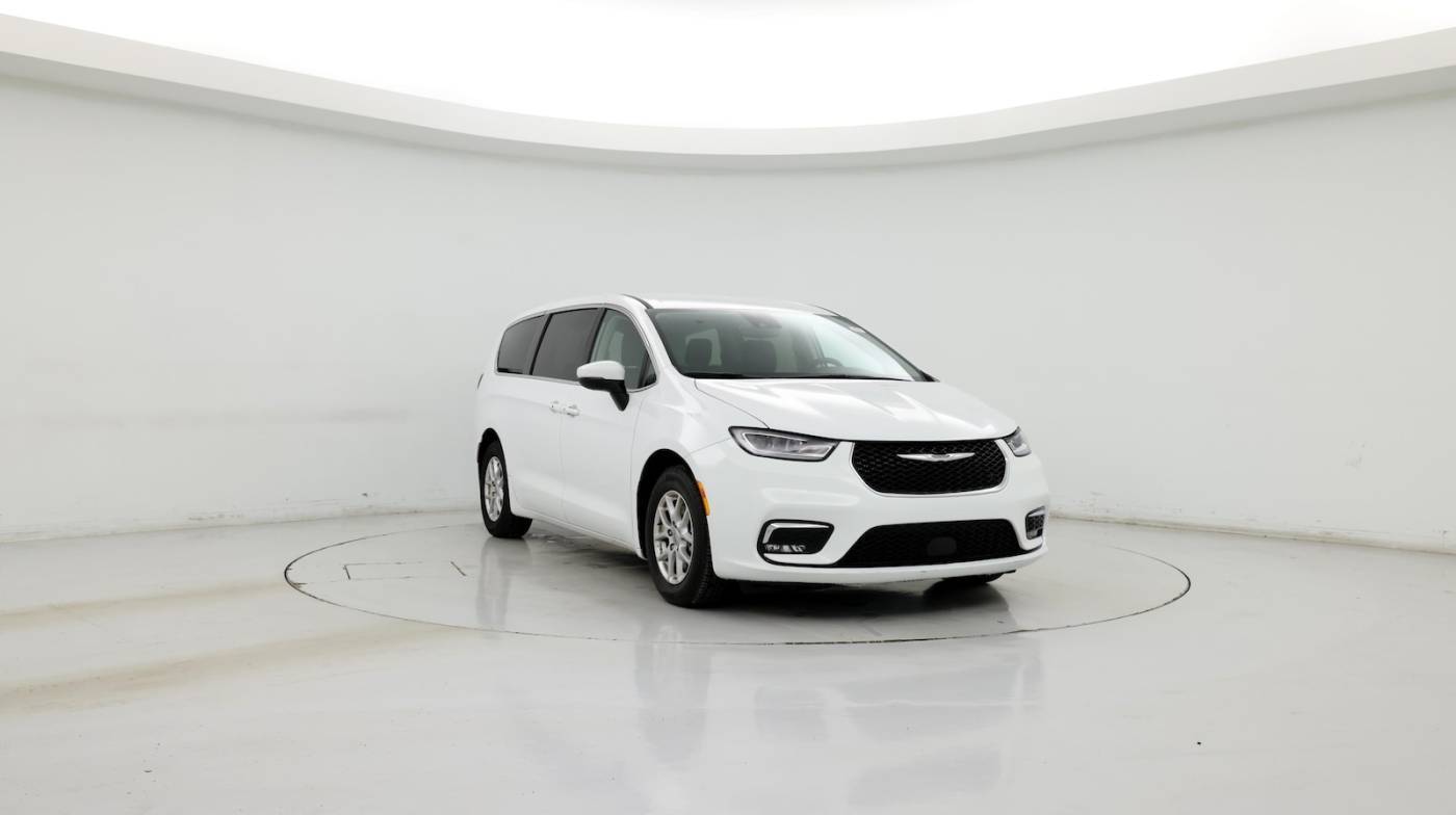 2023 Chrysler Pacifica Touring L — Minivan — 40,970 mi — Merriam, KS