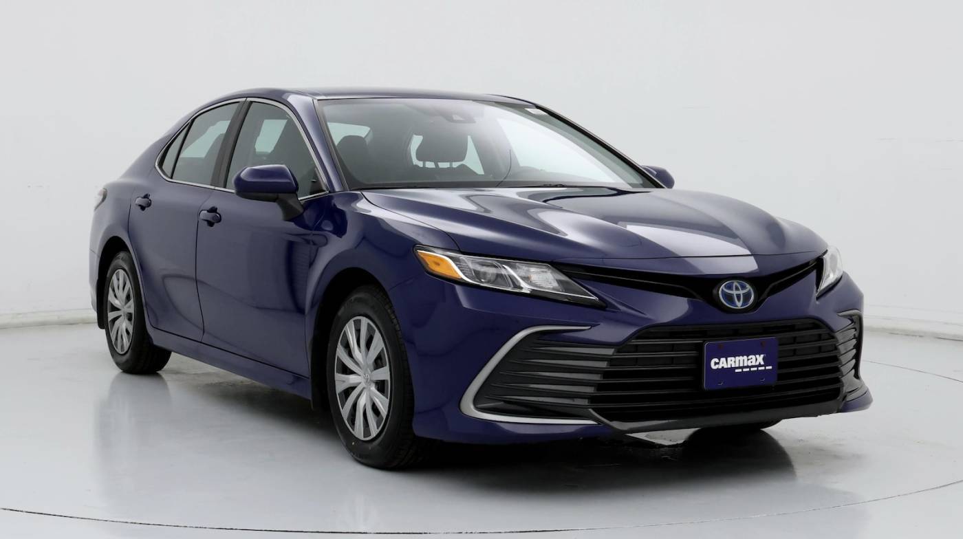 2023 Toyota Camry Hybrid LE — Sedan — 33,772 mi — Merriam, KS