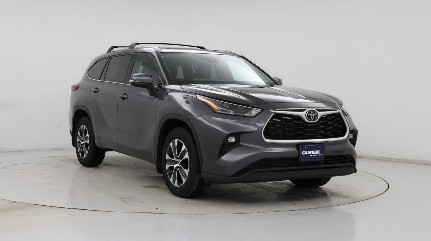 2022 Toyota Highlander XLE — SUV — 30,100 mi — Merriam, KS