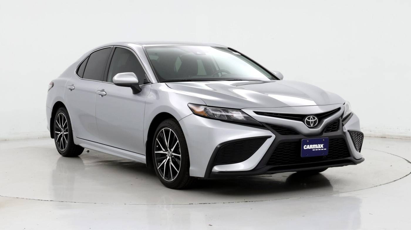 2021 Toyota Camry SE — Sedan — 22,116 mi — Merriam, KS