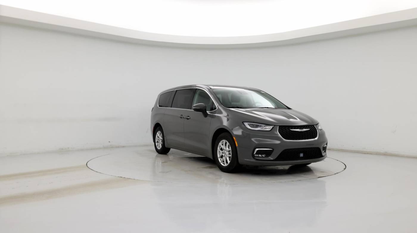 2023 Chrysler Pacifica Touring L — Minivan — 53,494 mi — Merriam, KS